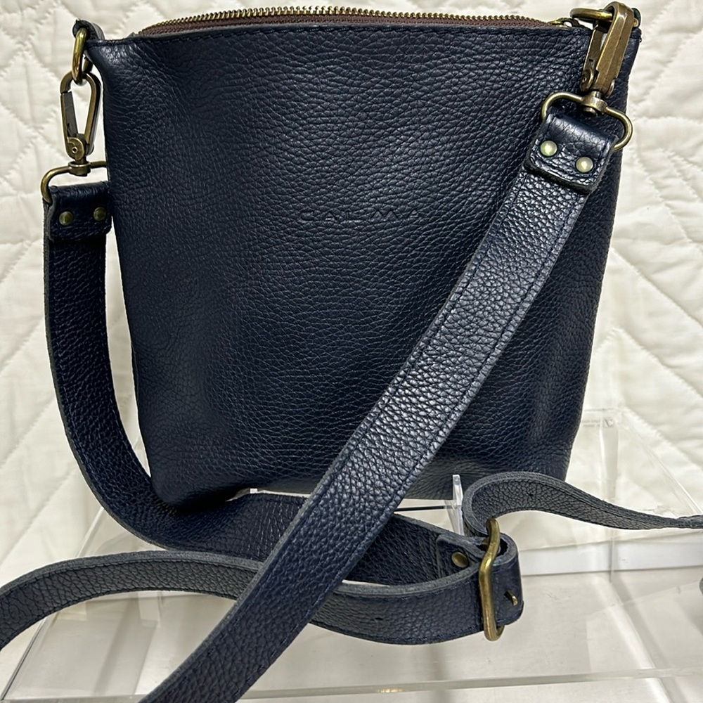 CALMA 11600  Crossbody Navy Leather Bag.